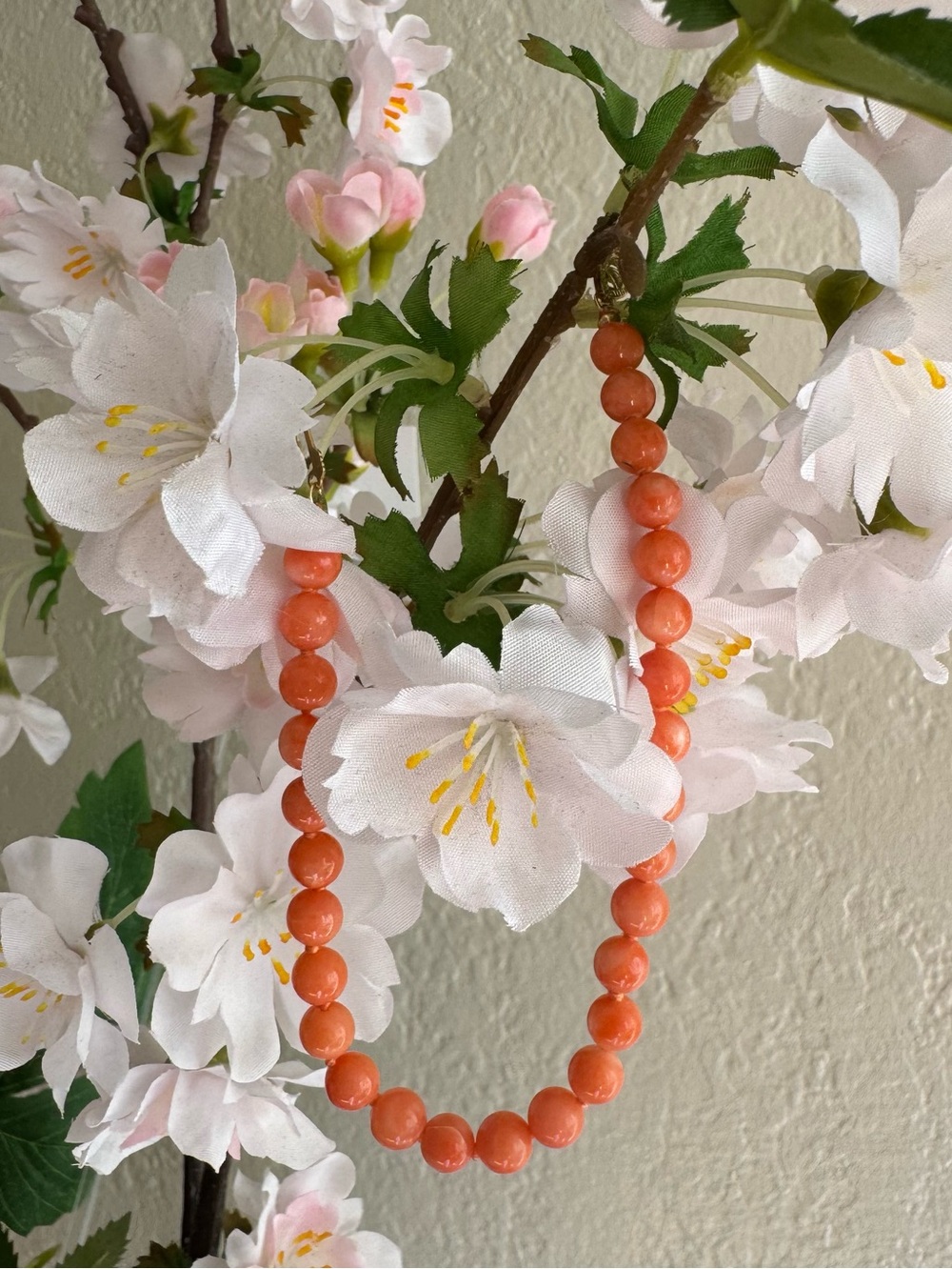 14KT with Natural  Pink coral 🪸 Bead Hawaii bracelet.Size: 7.5”